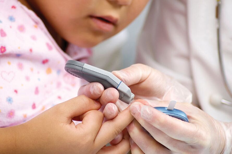 Диабет тип 1 е често срещан при деца и изисква контрол на кръвната захар
